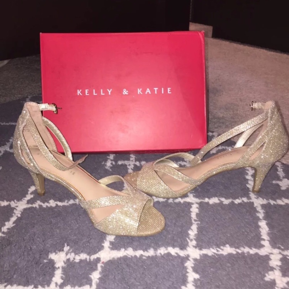 Kelly and Katie Women’s Heels-Size 9